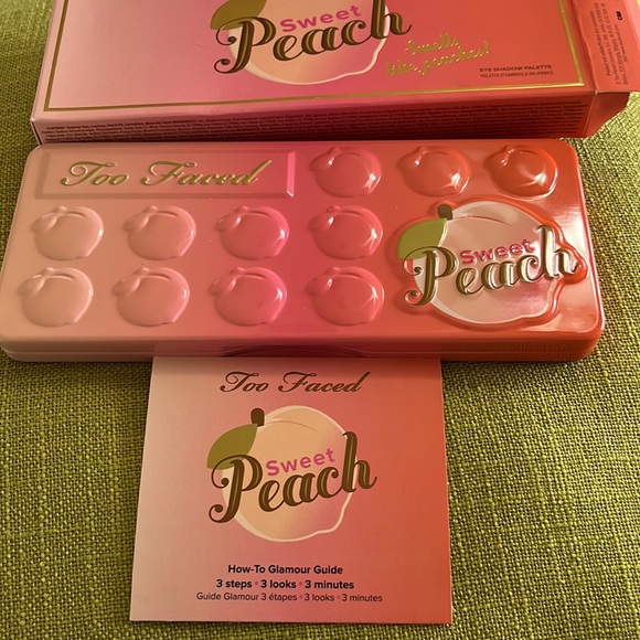 Too Faced eyeshadow - Picture 5 of 6